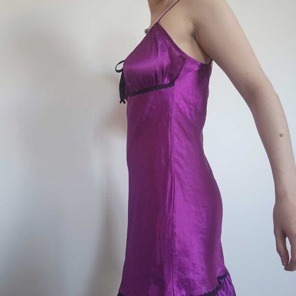 Vintage silky milkmaid slip dress with ruffles ✦ purple and black mini night gow - Picture 4 of 14
